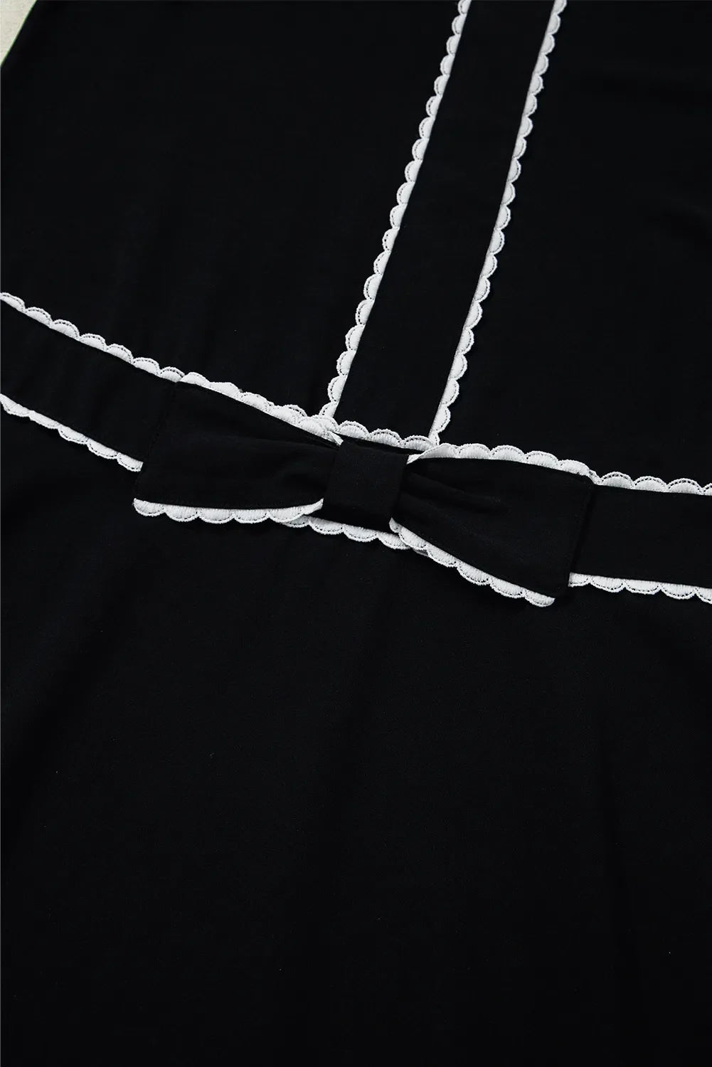 Contrast Scallop Trim Bow Detail Short Sleeve Shift Dress
