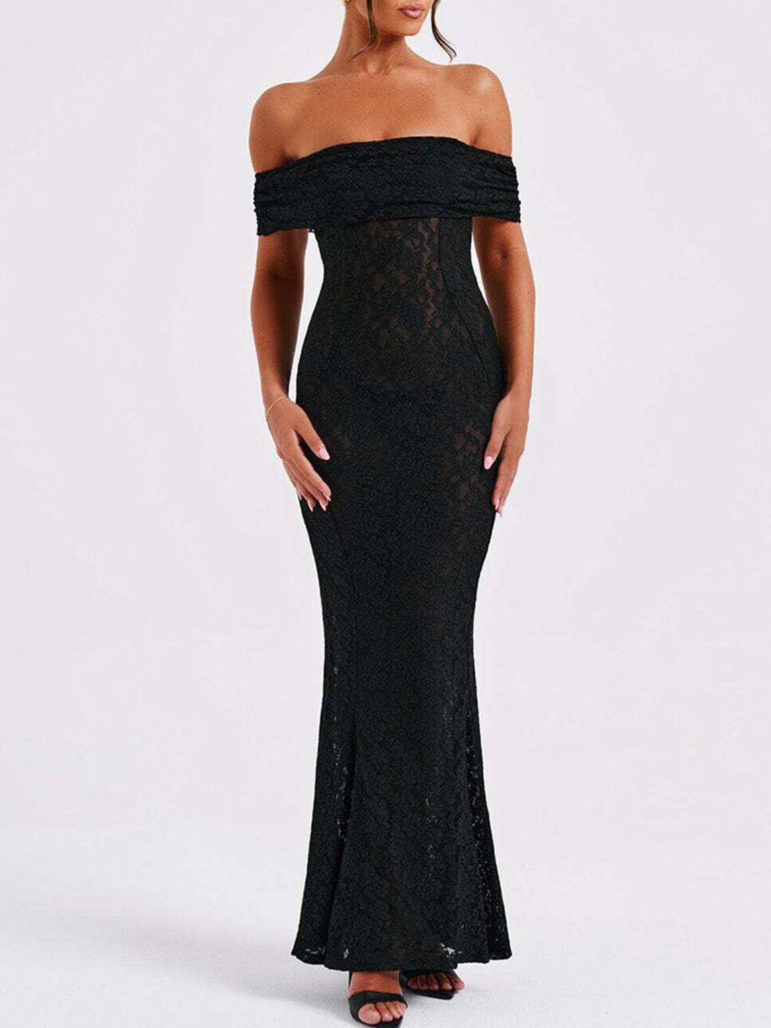 Devine Backless Lace Off-Shoulder Maxi Dress – Graceful & Bold