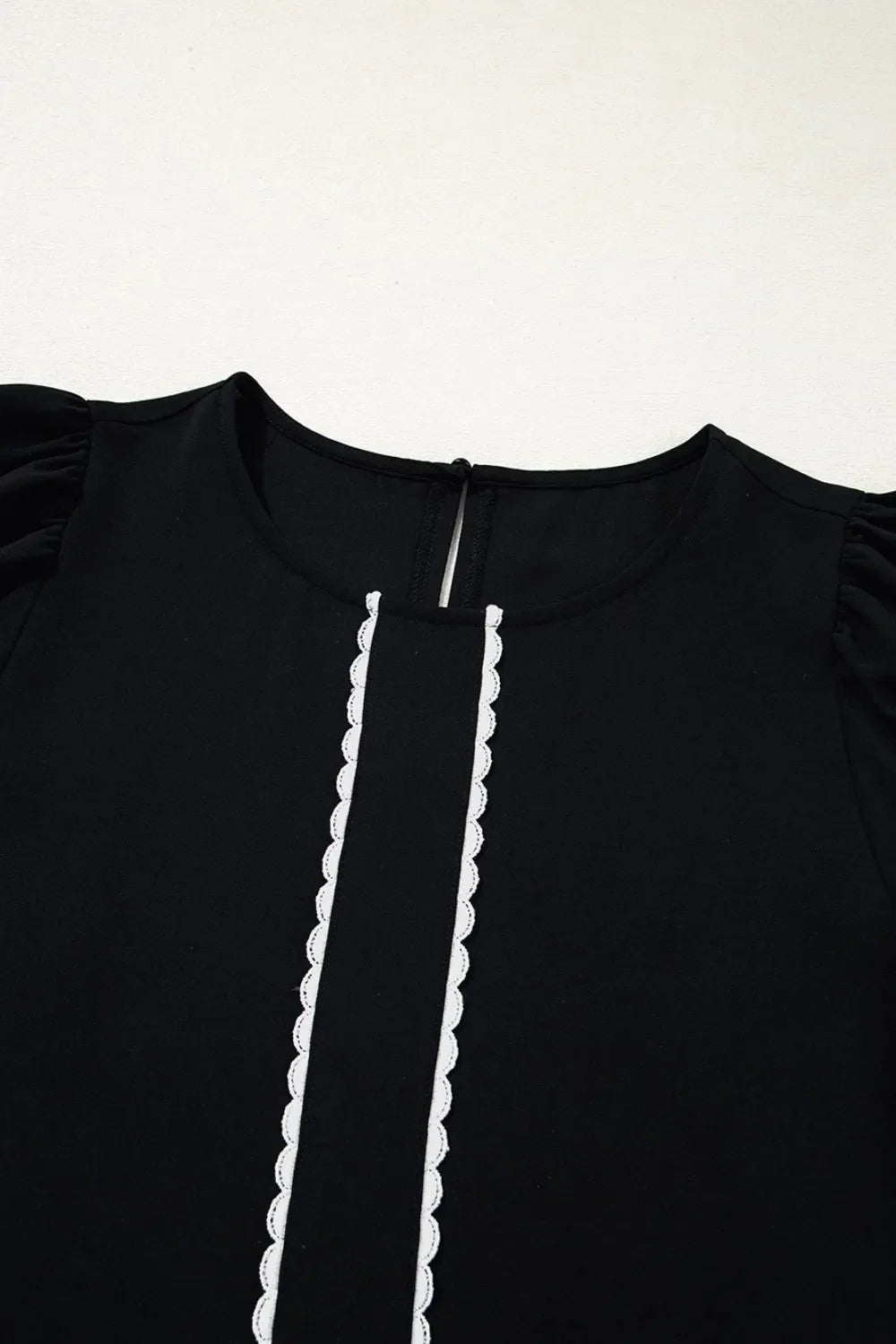 Contrast Scallop Trim Bow Detail Short Sleeve Shift Dress